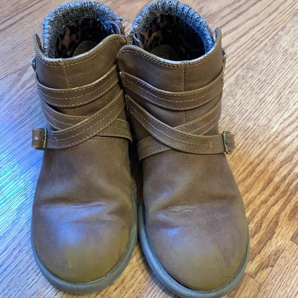 Girls size 12 Wonder Nation Brown Boots.